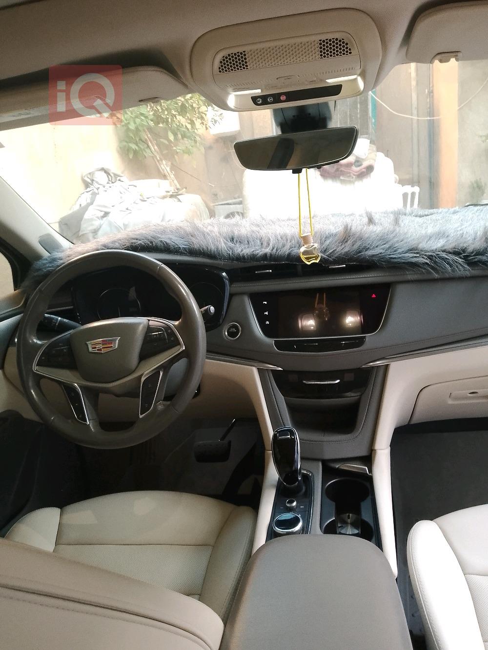 کادیلاک XT5